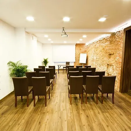 Alojamento de Acomodação e Pequeno-almoço Kolor Restauracja 3*