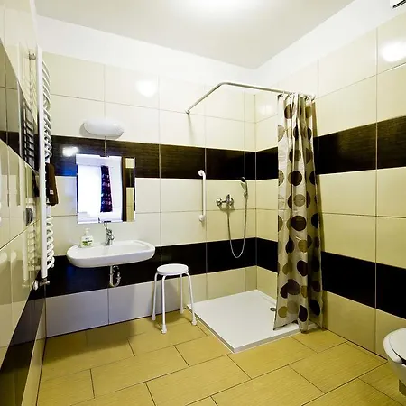 Kolor Restauracja Alojamento de Acomodação e Pequeno-almoço 3*