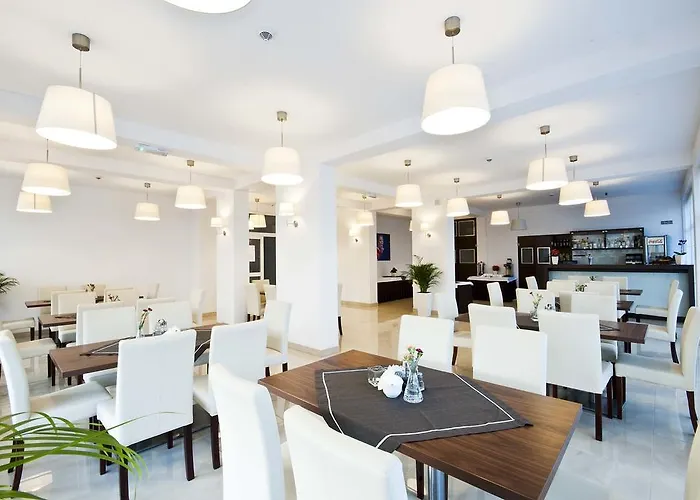 Kolor Restauracja אוסטראון