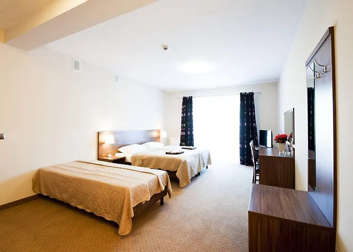 Kolor Restauracja 3* אוסטראון