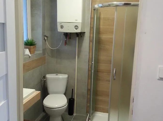 לינה וארוחת בוקר Kolor Restauracja אוסטראון